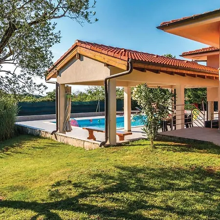 Luxurious In Prázdninový dům *