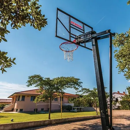 Gorgeous Home In Pula With Wifi Holiday home