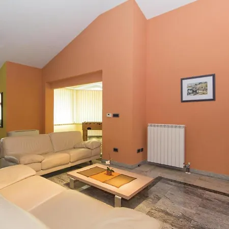 Gorgeous Home In Pula With Wifi * Pula