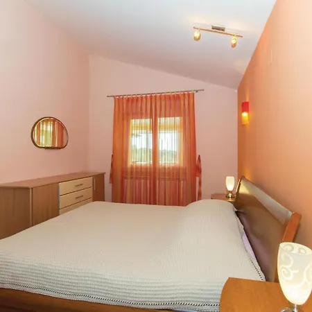Holiday home Stunning Home In Pula With Kitchen *