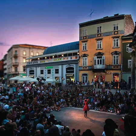 Gorgeous Home In Pula With Wifi Pula