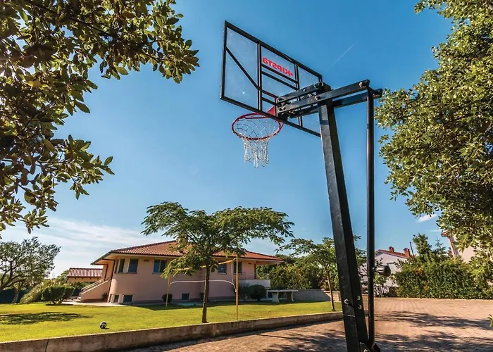 Gorgeous Home In Pula With Wifi Holiday home