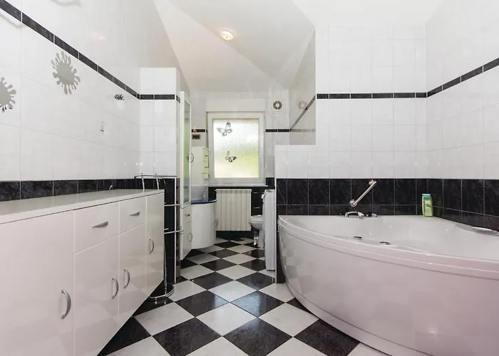 Holiday home Gorgeous Home In Pula With Wifi *