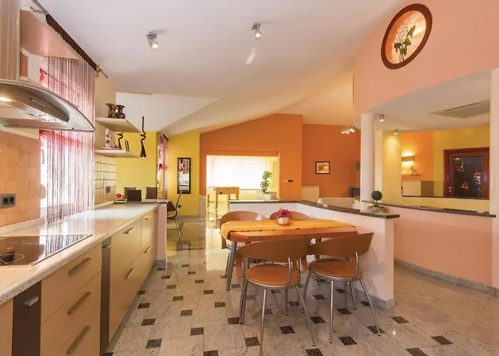 Gorgeous Home In Pula With Wifi Holiday home