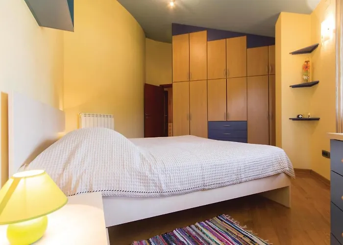 Gorgeous Home In Pula With Wifi Holiday home Pula