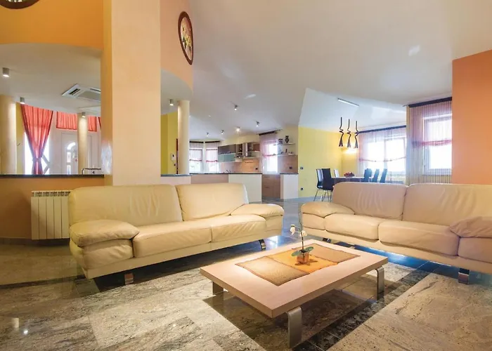 Gorgeous Home In Pula With Wifi * Pula