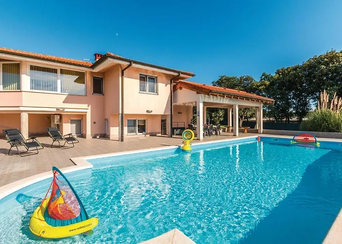 Gorgeous Home In Pula With Wifi Holiday home